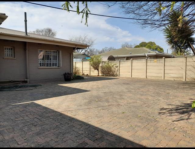 214M² OFFICE FOR SALE IN VANDERBIJLPARK CW 1
